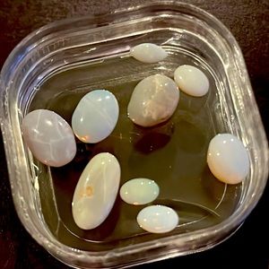 Collection of opals.